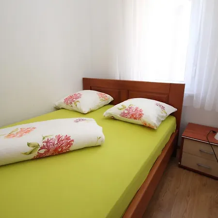 Rose Apartment *