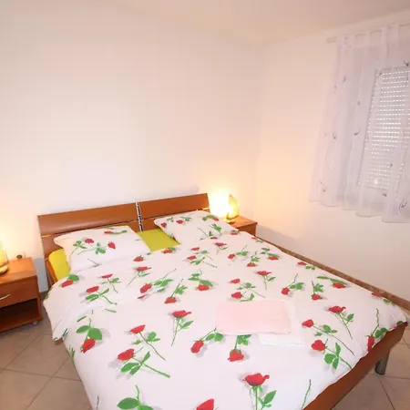 Apartament Rose *