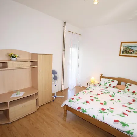 Rose Apartment *