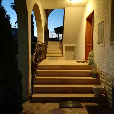 Apartament Rose *