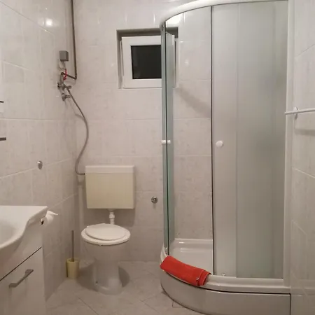 Rose Apartment *